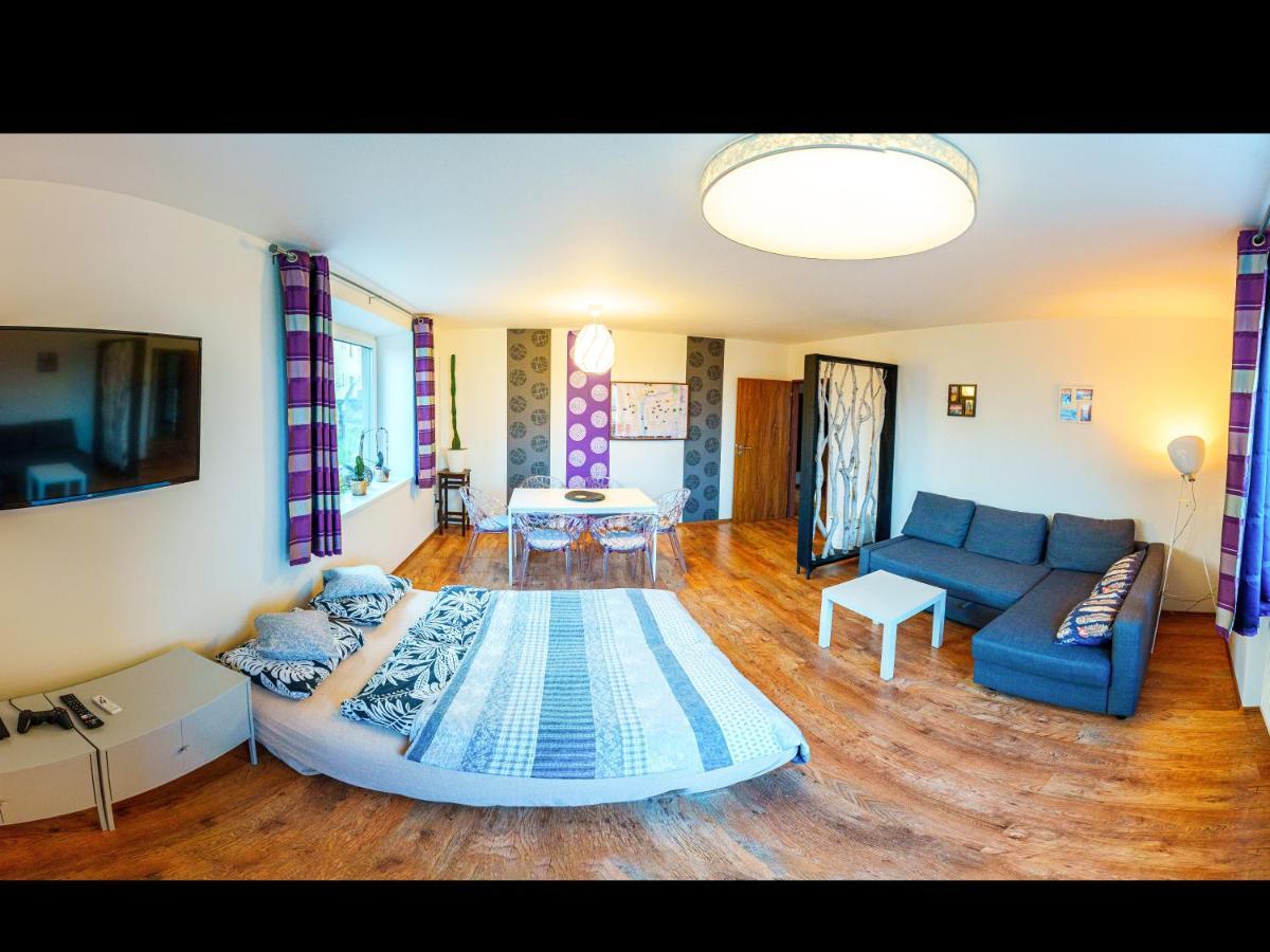 Apartment Pod Sychrovem Прага Экстерьер фото