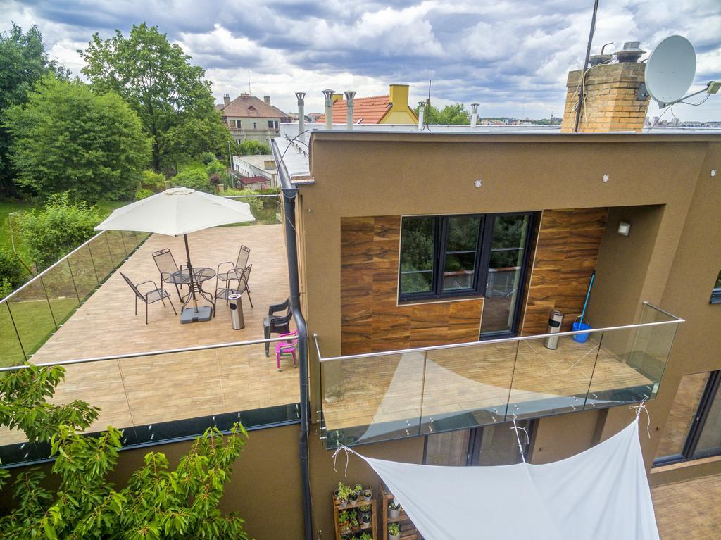 Apartment Pod Sychrovem Прага Экстерьер фото
